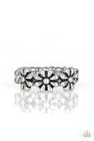 Daisy Dapper silver ring (Paparazzi)